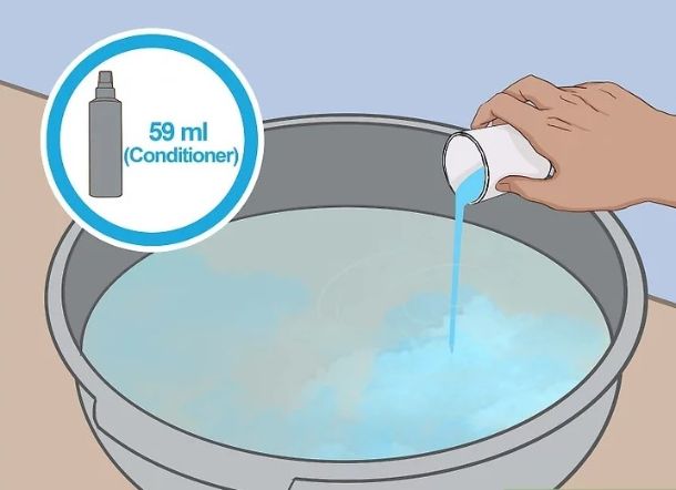 add-conditioner-to-water