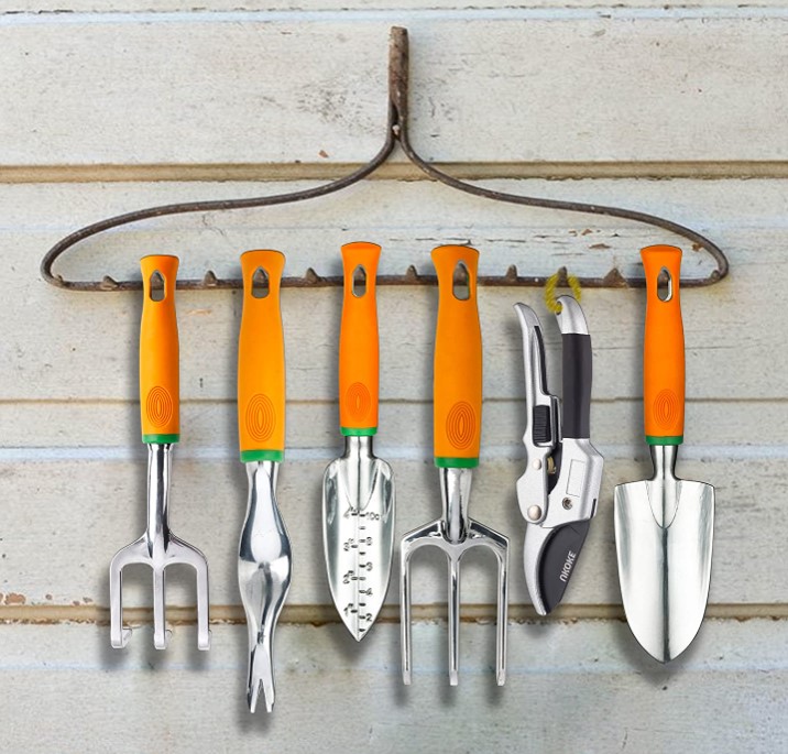 set-of-gardening-tools