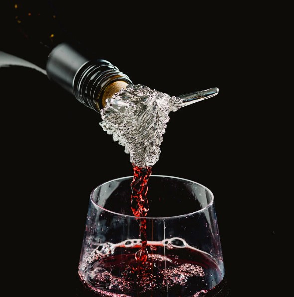 wine-pourer
